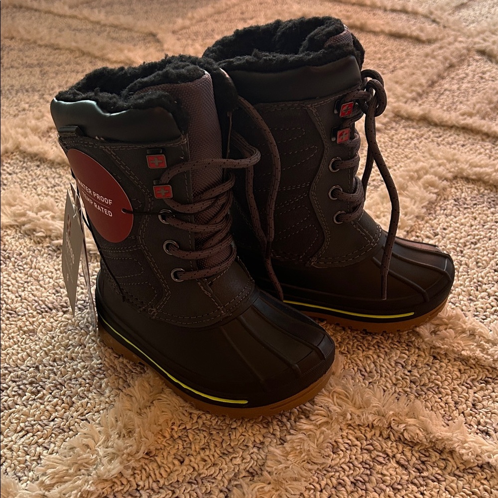 Brand new SwissTech snow boots toddler size 8 waterproof black unisex